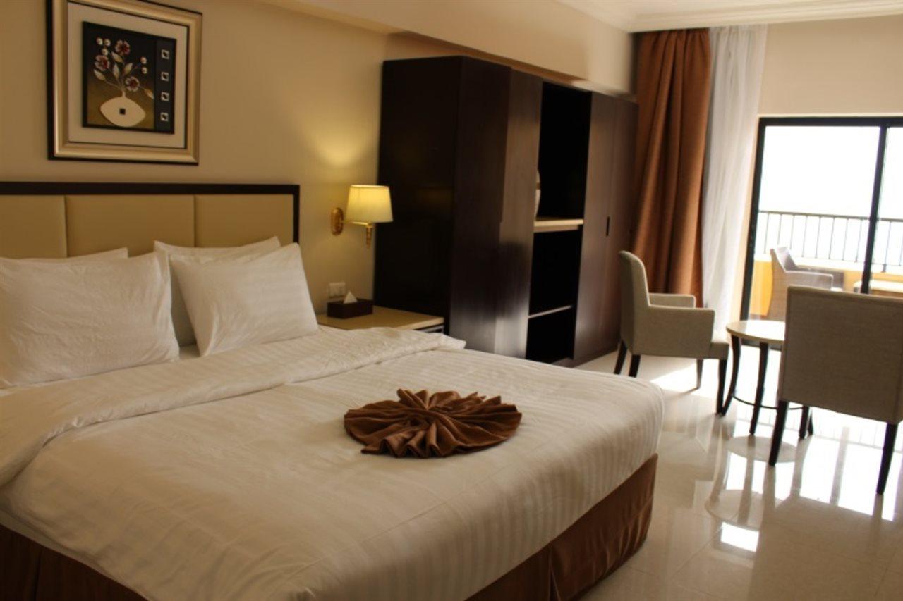Grand East Hotel - Resort & Spa Dead Sea Sweimeh Екстер'єр фото